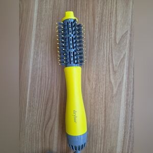 The Half Shot Small Round Blow-Dryer Brush
